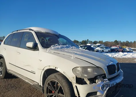 2012 BMW X5 xDrive35I/xDrive35I Premium/xDrive35I Sport Activity z USA, uszkodzony, nr VIN 5UXZV4C5XCL748585